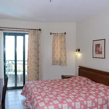 Mutlu Hotel